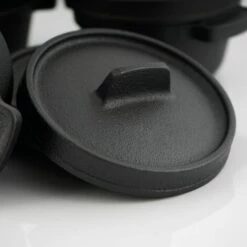 BBQ-Toro Mini Dutch Oven (6 Pièces) | Ø 11 Cm | Déjà Brûlée - Pré-assaisonné 7 BBQ-Toro Mini Dutch Oven (6 Pièces) | Ø 11 Cm | Déjà Brûlée - Pré-assaisonné -Accessoires de barbecue Soldes 18087540 3