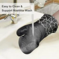 HKLFFJA Silicone Gants De Cuisine, Gants De Barbecue Résistant à Chaleur 1 Paire Et 2 Maniques, Parfait Pour Grill BBQ Cuisine Four De Cuisson (Black) 9 HKLFFJA Silicone Gants De Cuisine, Gants De Barbecue Résistant à Chaleur 1 Paire Et 2 Maniques, Parfait Pour Grill BBQ Cuisine Four De Cuisson (Black) -Accessoires de barbecue Soldes 63868798 5